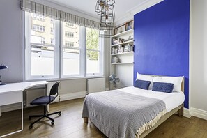 Basic Apartment, Multiple Beds | 3 bedrooms, desk, laptop workspace, iron/ironing board - Elegance in Westminster: Victoria Vibes Apartment (London)