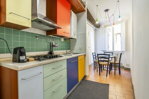 Fridge, microwave, stovetop, dishwasher - Vagellai Apartment - Two Bedroom Apartment, Sleeps 4 (Firenze)