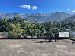 تناول الطعام بالخارج