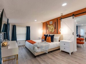 4 chambres, fer et planche à repasser, Wi-Fi, draps fournis
