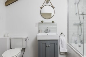 Hårføner og håndklær