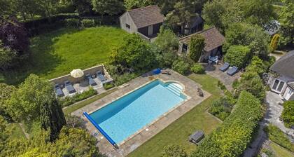 Gorgeous cottage with heated swimming pool