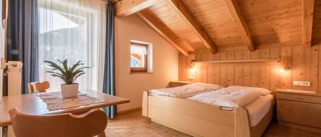 1 bedroom, WiFi, bed sheets