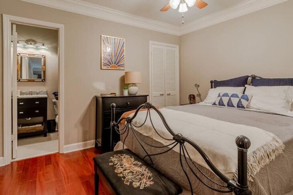 King Street condo with Free Parking.9 mi to MUSC Charleston 2024 Prices Vrbo