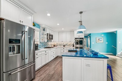 7BR Pet-Friendly Home w/ EV Charger & Room for 18+ Guests