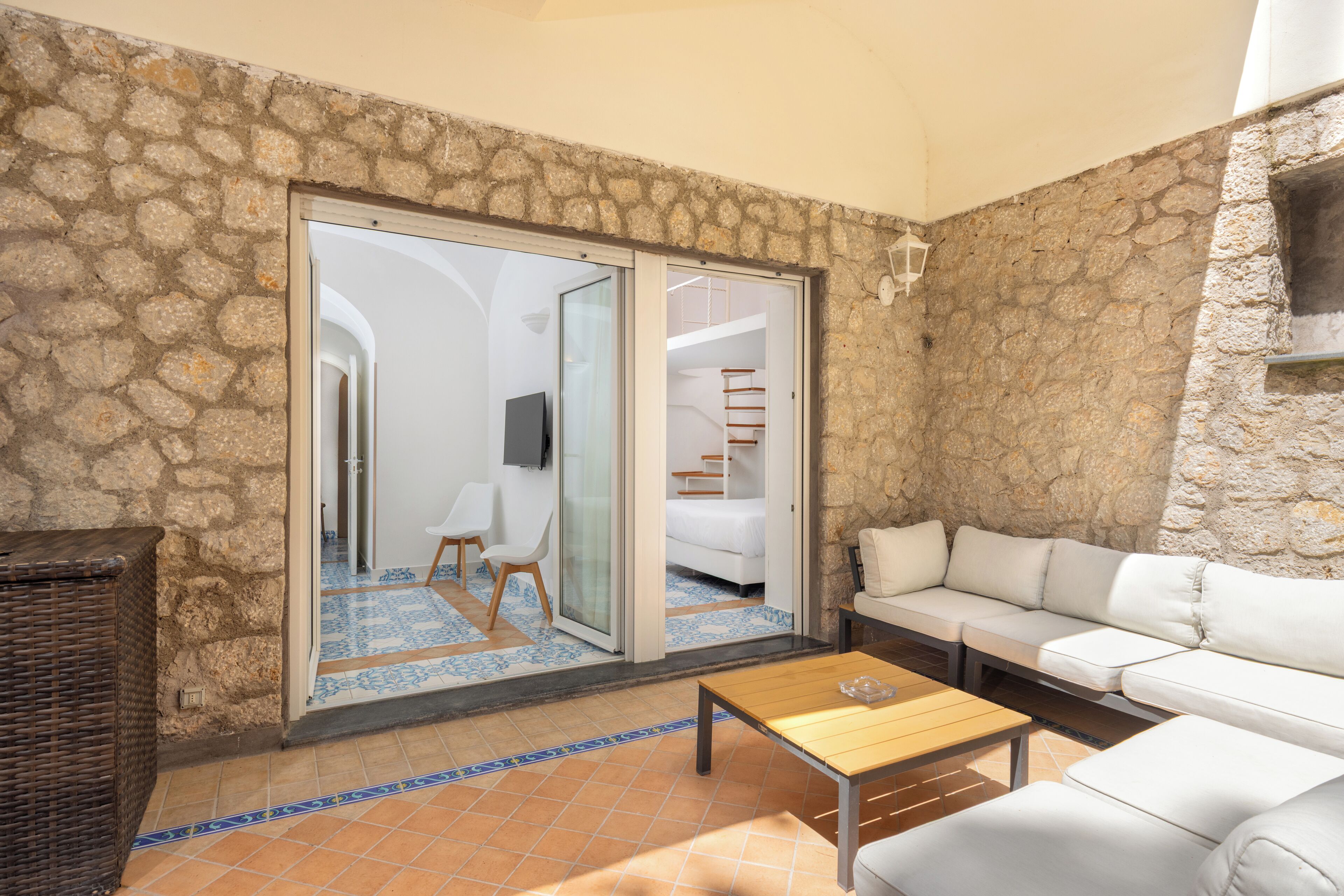 Premium appartement, 2 slaapkamers, uitzicht op zee, uitzicht op zee | Italiaanse Frette-lakens, luxe beddengoed, donsdekens