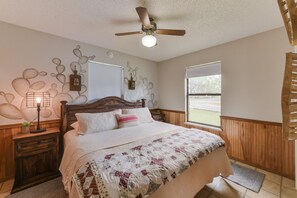 2 bedrooms, internet, bed sheets - Utopia River Retreat is a secluded paradise nestled along the Sabinal River in the Texas Hill Country. (Utopia)