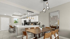 Dining - 2 Bedrooms/ 2 Bathrooms/ Storey Lake (4731-204CT) (Kissimmee)