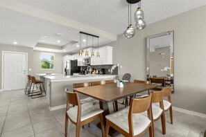 Dining - 2 Bedrooms/ 2 Bathrooms/ Storey Lake (4731-204CT) (Kissimmee)