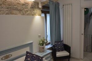 Comfort Double Room | Memory-foam beds, individually furnished, desk, laptop workspace - AFFITTACAMERE DIMORA DEL CARMINE (Bari)