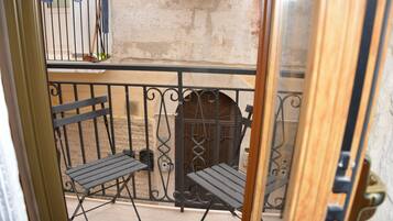 Tripla Comfort | Materassi in memory foam, con arredamento individuale, una scrivania