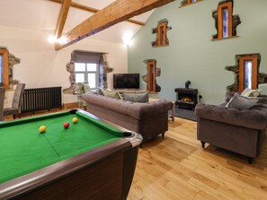 Games room - The Barn by Lyons (Talybont)