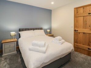 3 bedrooms, individually decorated, individually furnished, free WiFi - The Barn by Lyons (Talybont)