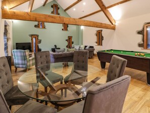 Games room - The Barn by Lyons (Talybont)