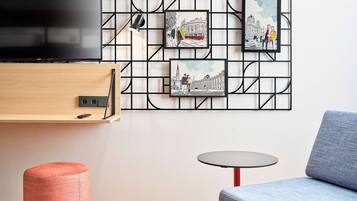 Comfort Quadruple Room | Hypo-allergenic bedding, free cribs/infant beds, free WiFi, bed sheets