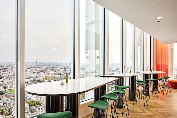 2 barer/lounger og takterrassebar