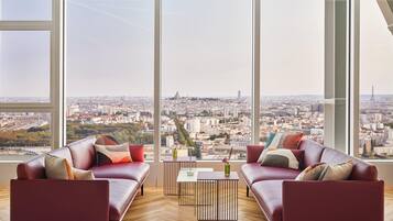 2 bars/lounges, rooftop bar