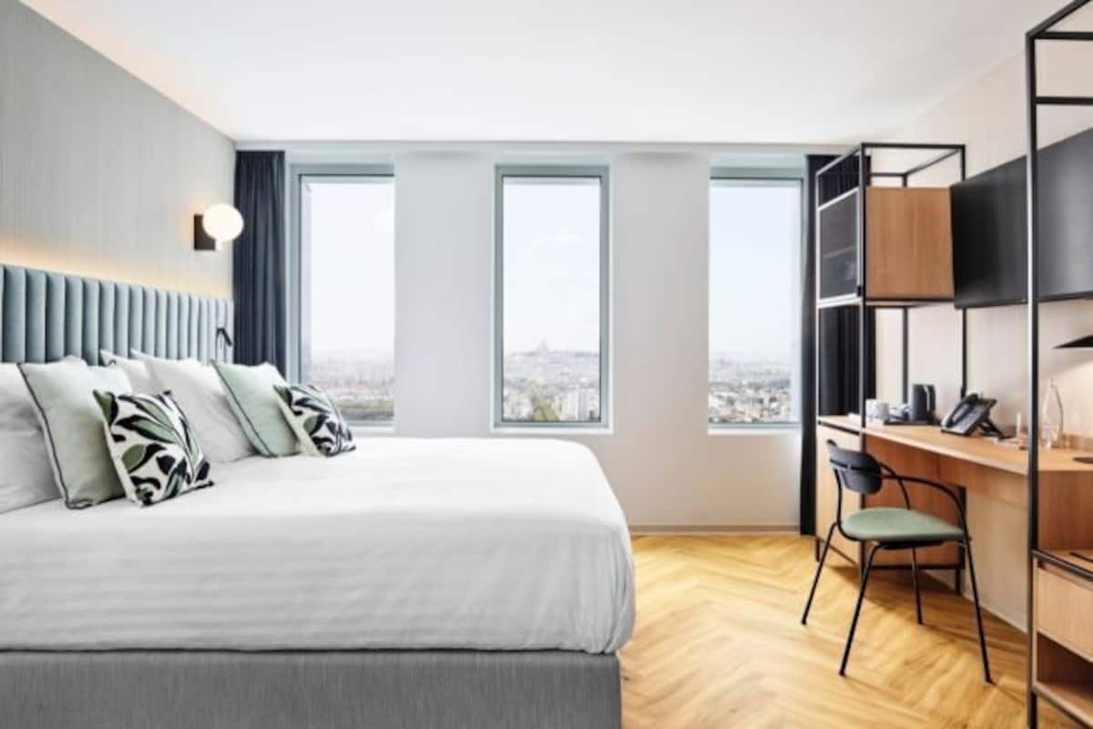 Schreibtisch, laptopgeeigneter Arbeitsplatz, Verdunkelungsvorhänge