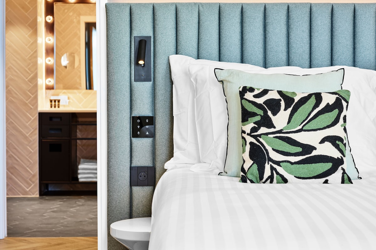 Presidential Suite, Multiple Beds | Desk, blackout drapes, soundproofing, free cribs/infant beds