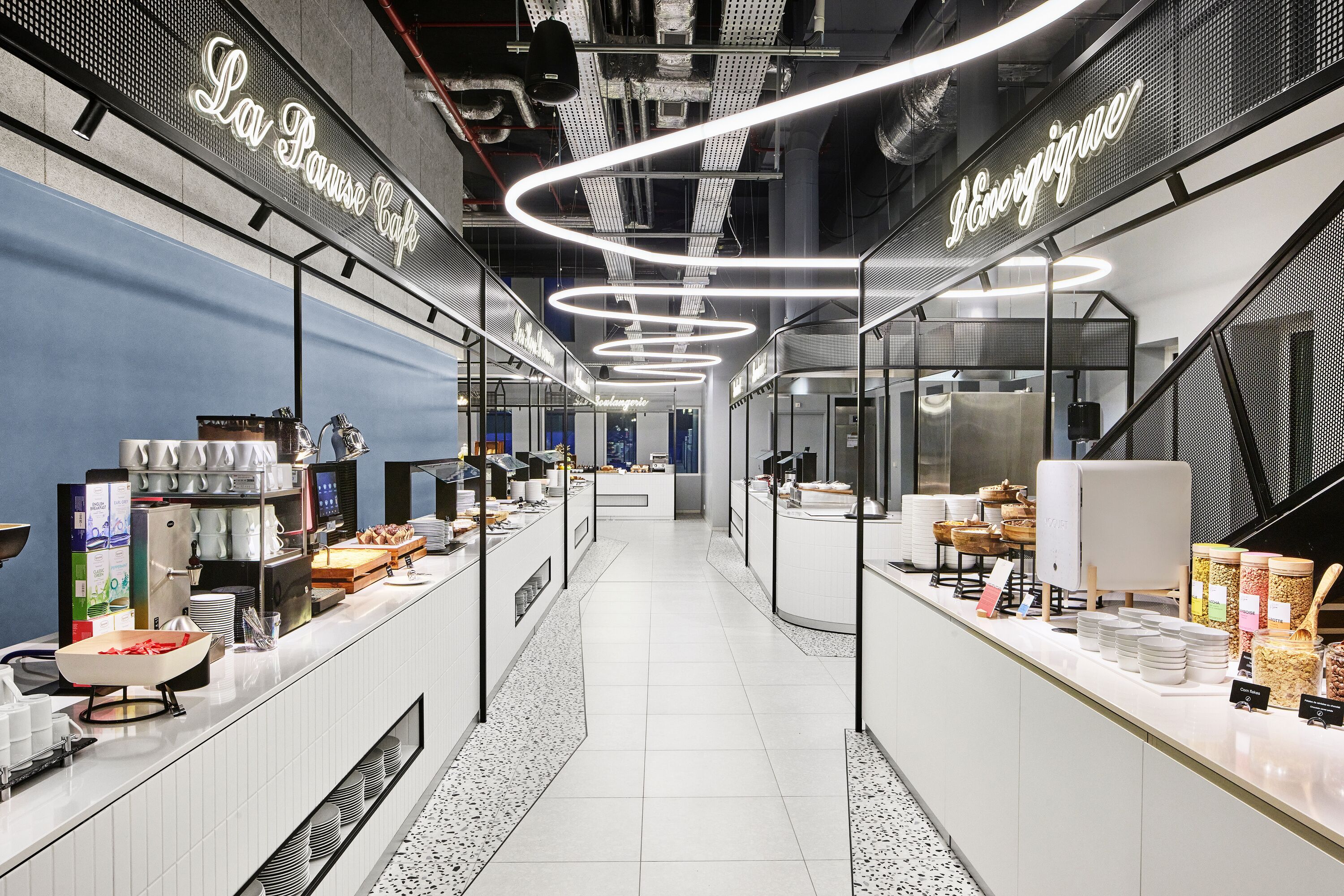 Tägliches Frühstücksbuffet (30 EUR pro Person)