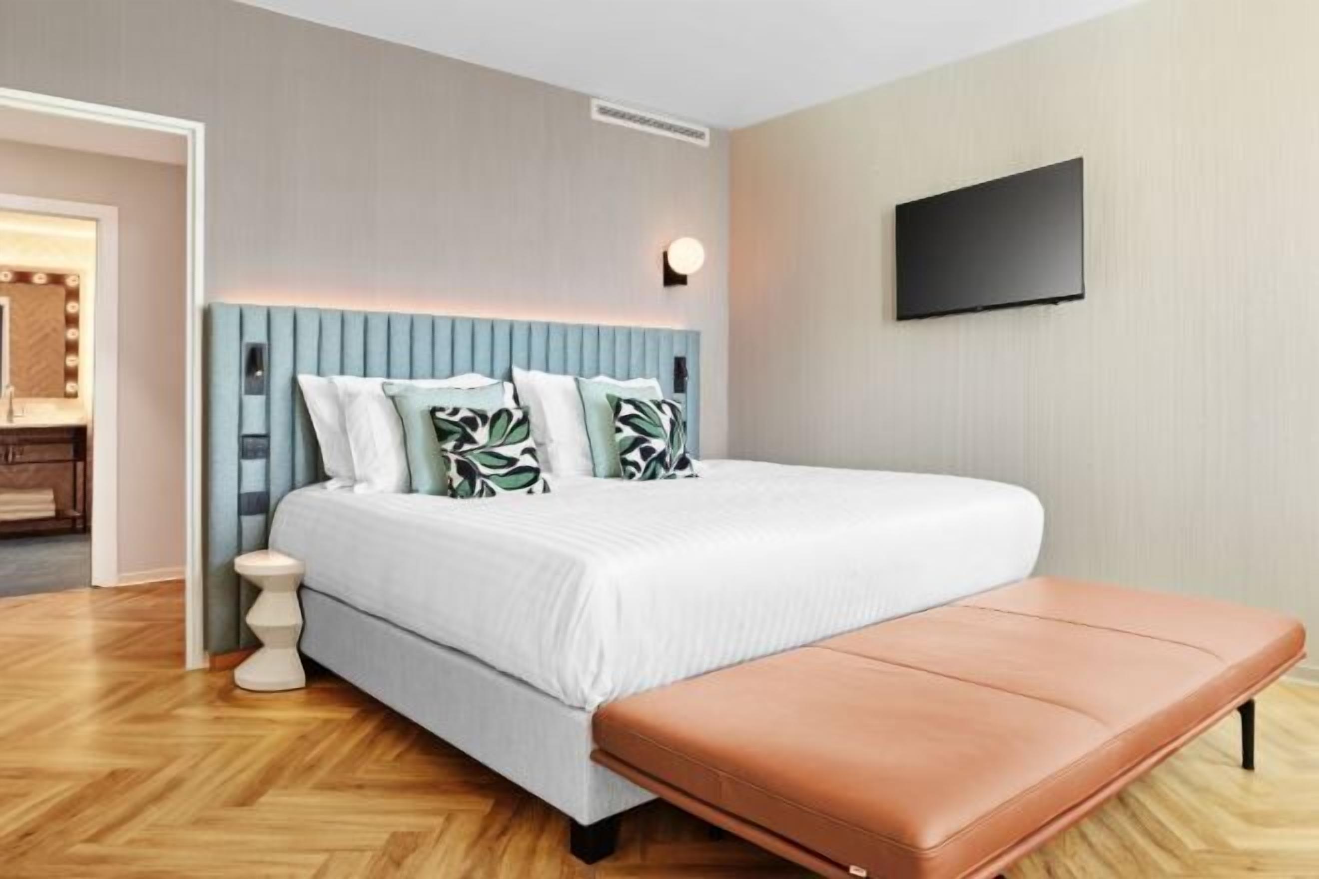 Desk, laptop workspace, blackout curtains, soundproofing