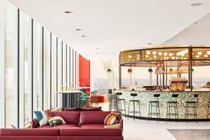 2 bares/lounges, bar na cobertura