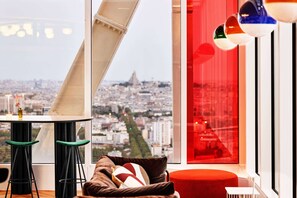 2 間酒吧/酒廊、天台酒吧