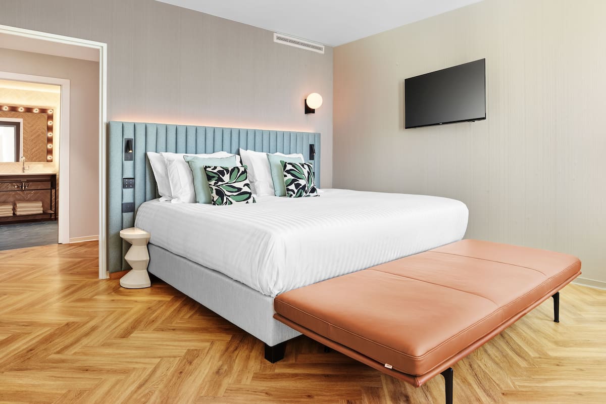 Junior Suite, 1 King Bed (Eiffel Tower View) | Desk, blackout drapes, soundproofing, free cribs/infant beds