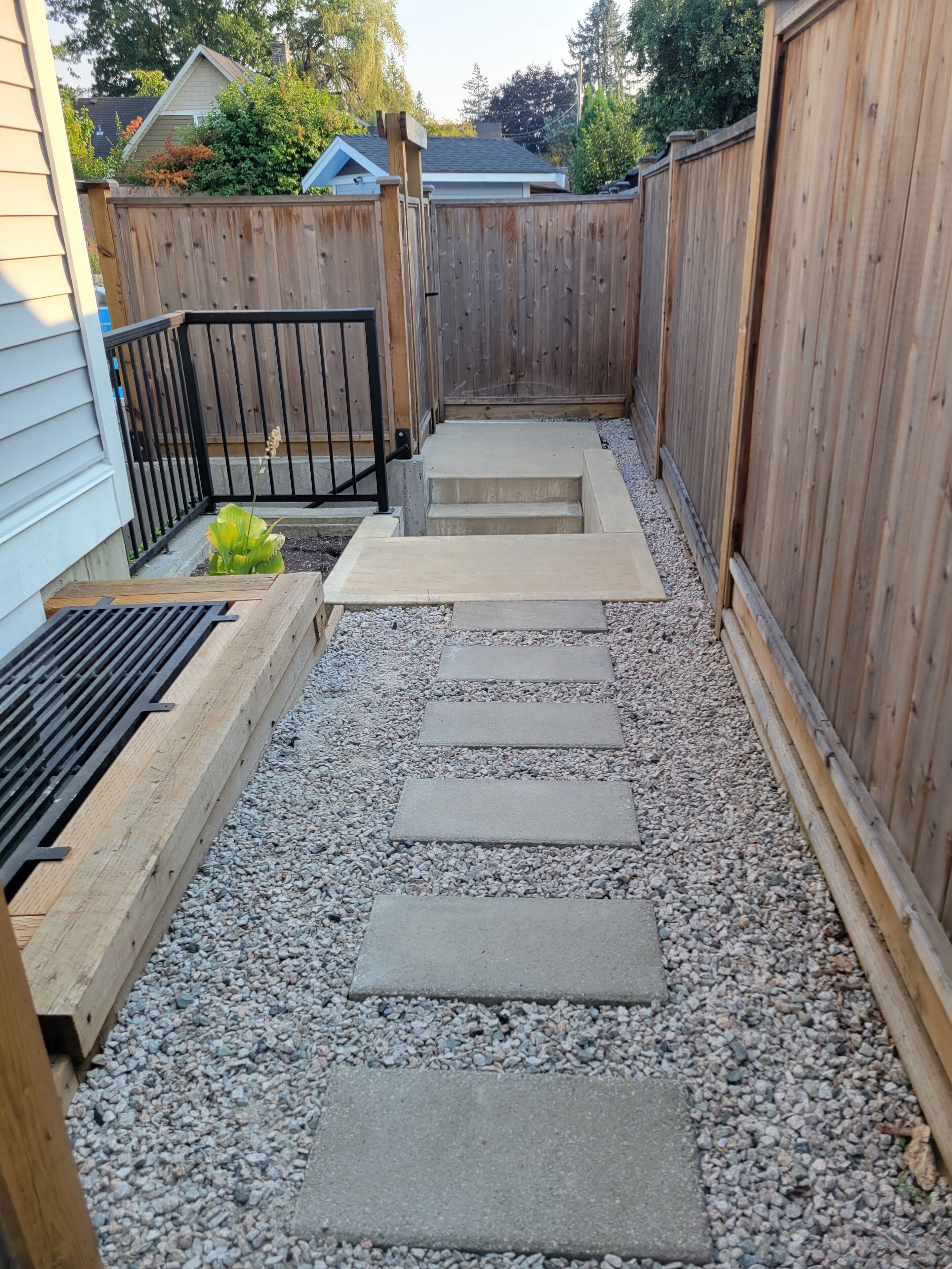 Property grounds - Private & cozy suite located in Fort Langley (Langley Township)