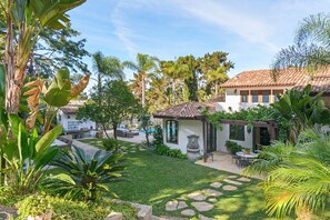 Exterior - Stunning Spanish Villa with Gorgeous Pool (San Diego)