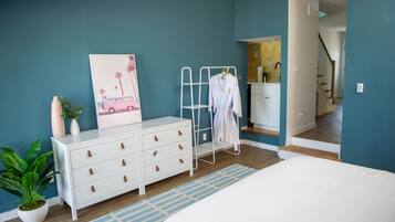 2 bedrooms, WiFi (free), bed sheets