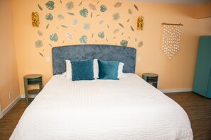 2 bedrooms, free WiFi, bed sheets - Sunburst Inn The Combo - Room 11 & 8 (Indian Shores)