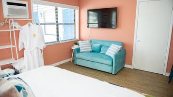 WiFi (free), bed sheets