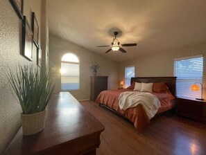 3 habitaciones, cuna de viaje, wifi gratis y ropa de cama 