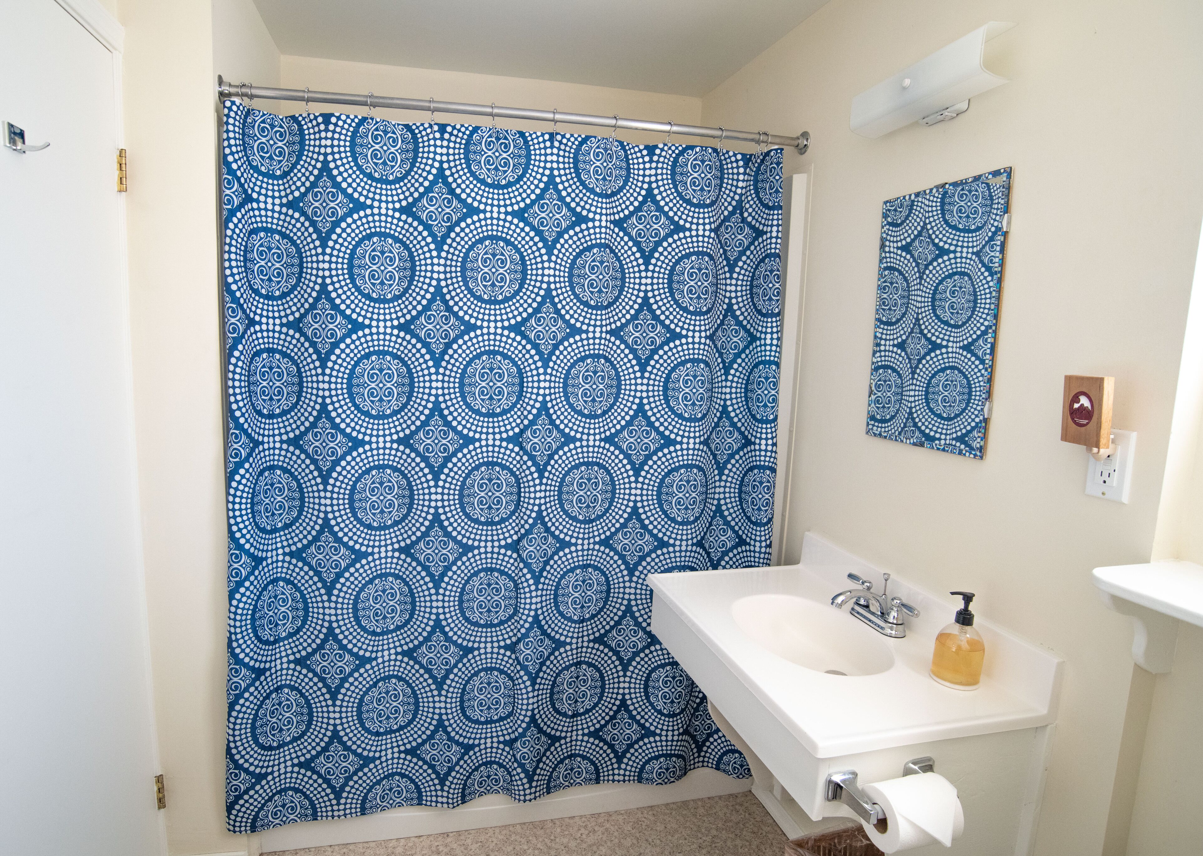 Standard Room | Bathroom | Towels