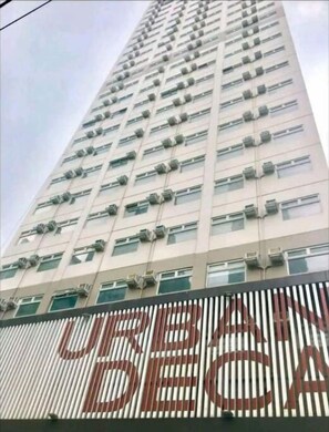 Exterior - 27 Budget staycation w/ unli WiFi & Netflix (Highway Hills Mandaluyong City)