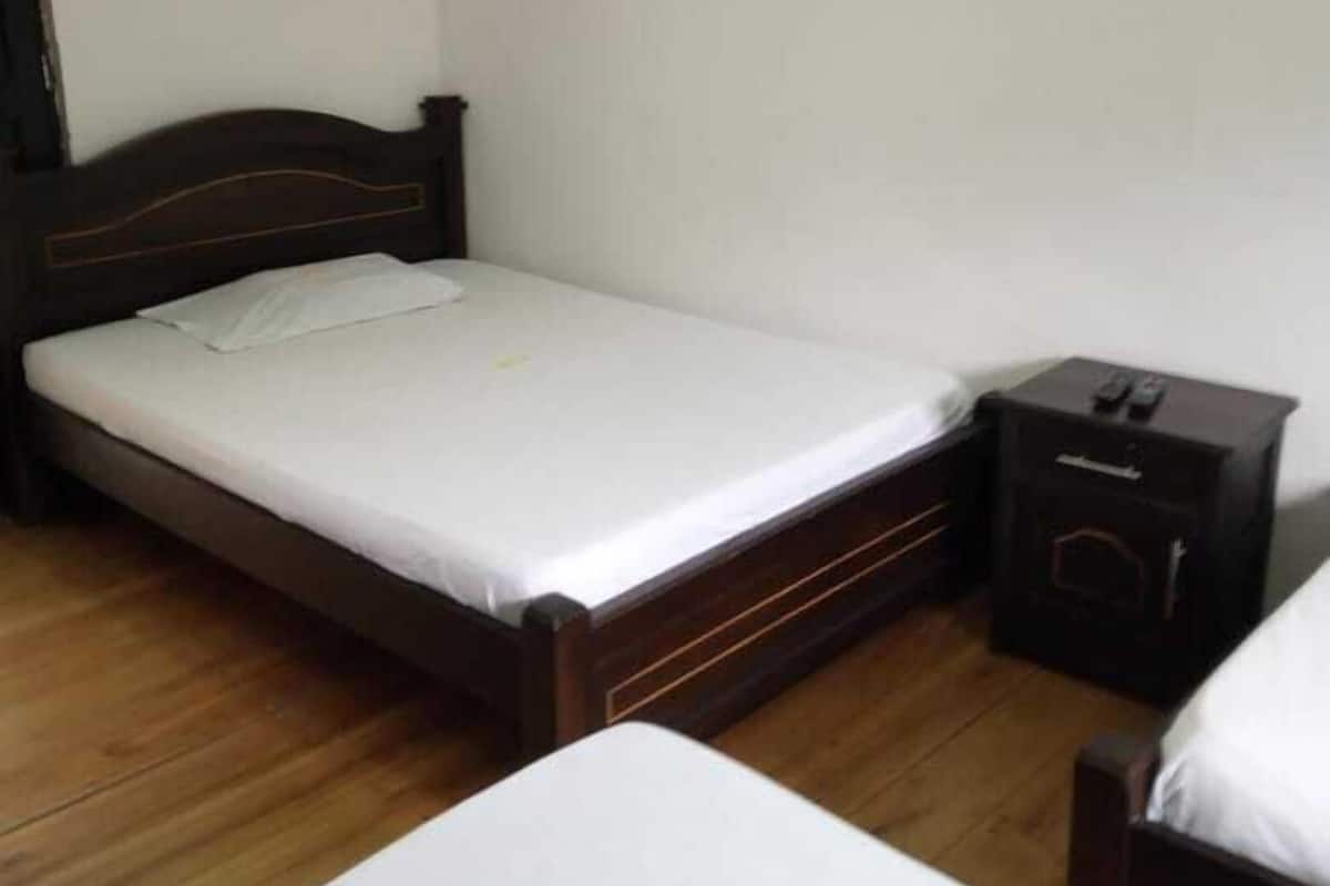 Family Double or Twin Room | 1 bedroom, hypo-allergenic bedding, memory-foam beds, iron/ironing board
