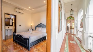 Camera Deluxe, 1 letto king, non fumatori | 1 camera, una scrivania, Wi-Fi gratuito