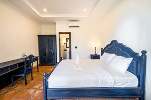 Deluxe Room, 1 King Bed, Non Smoking | Desk, free WiFi - Pitaloka Hotel Sanur By DeWizZManagement (Denpasar)