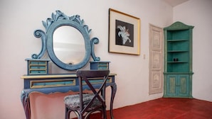 Double Room | Free WiFi, bed sheets - The Bersal House (San Miguel de Allende)