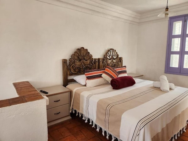 Basic Apartment | Free WiFi, bed sheets - The Bersal House (San Miguel de Allende)