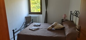Habitación Confort, 1 cama de matrimonio grande, no fumadores, vistas al jardín