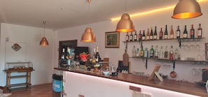 Breakfast, lunch and dinner served - MoMa RoofGarden (San Polo Matese)