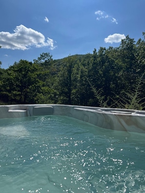 Bañera de hidromasaje exterior