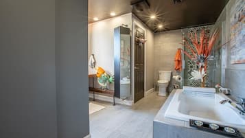 Douche, articles de toilette gratuits, sèche-cheveux