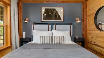 3 bedrooms, iron/ironing board, internet, bed sheets