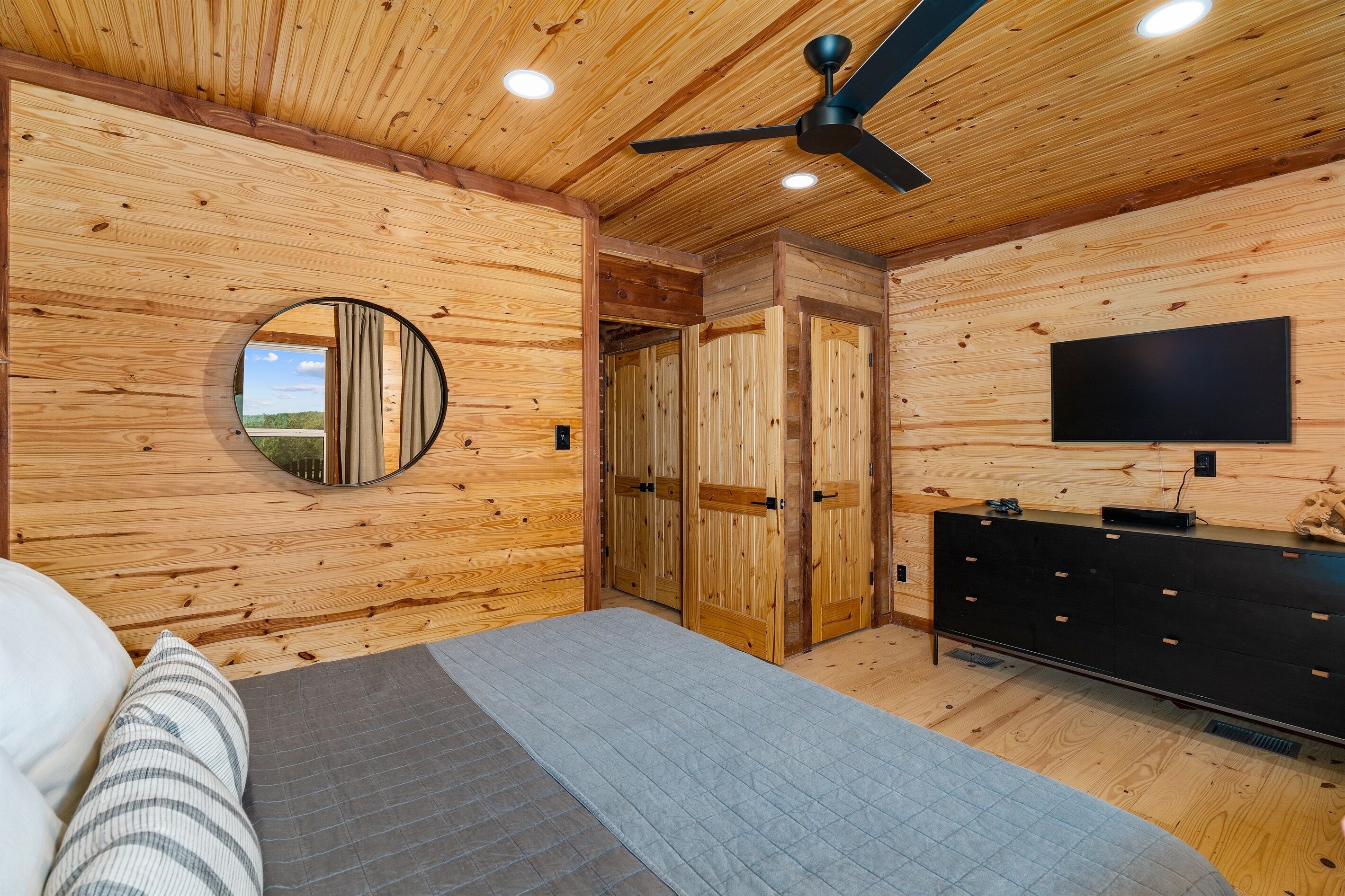 3 chambres, fer et planche à repasser, accès Internet, draps fournis