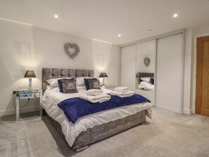 3 habitaciones, decoración personalizada y muebles diferentes