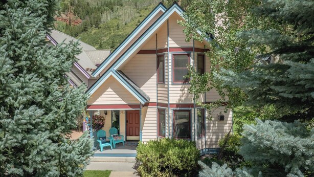 Exterior - Bachman Village #9 - Private backyard and steps to skiing!, Family-friendly home with backyard - gre... (Telluride)