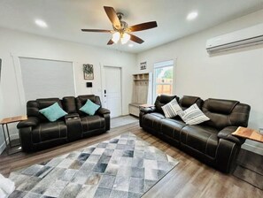 Living area - Modern Central Blackfoot Living (Blackfoot)